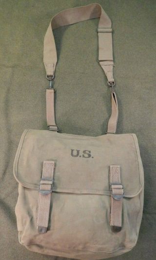 Wwii U.  S.  Army M - 1936 Field Bag,  Wwii Musette Bag,  Rubberized Khaki Canvas,  1942