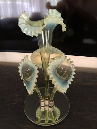 Antique Decorative Art Glass Epergne 4 Trumpet Centerpiece Vase