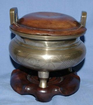 Very Fine Antique Chinese Bronze Censer With Handles & Signed With Stand & Cover