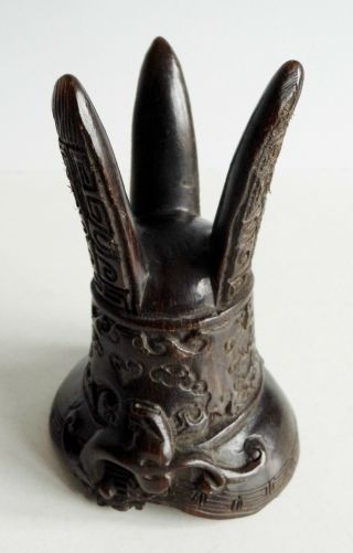 EXQUISITE & RARE ANTIQUE CHINESE CARVED HORN JUE / LIBATION CUP - ARCHAIC VESSEL 9