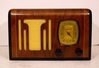 Old Antique Wood Philco Vintage Tube Radio - Restored Art Deco Table Top