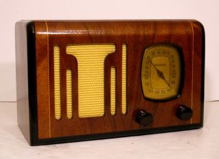 Old Antique Wood Philco Vintage Tube Radio - Restored Art Deco Table Top 2