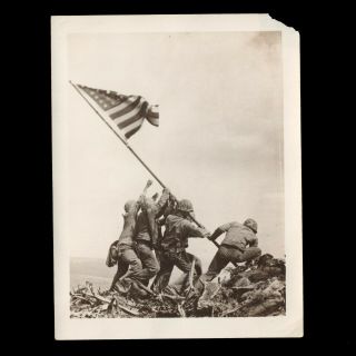 1945 Wwii Snapshot Photo Of Iconic Joe Rosenthal Iwo Jima Flag Raising