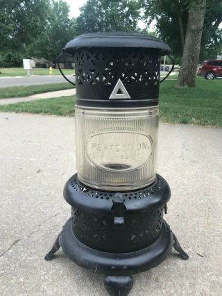 Vintage Perfection Kerosene Oil Heater W/pyrex Glass Globe