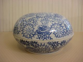 Vtg Chinese Blue & White " 囍 " Porcelain Round Box W/cover,  10 1/3 " D X 6 1/3 " H