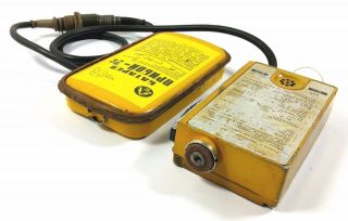 AIRCRAFT SURVIVAL PILOT RADIO R - 855UM RUSSIAN SOVIET PERSONAL LOCATOR BEACON 4