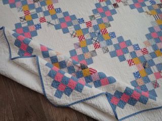 Wonderful Sweet Vintage Cottage Home c1930s Irish Chain QUILT 73x73 5