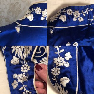 Antique 1900’s - 20’s Chinese Embroidered Blue Silk Robe with White Chrysanthemums 10