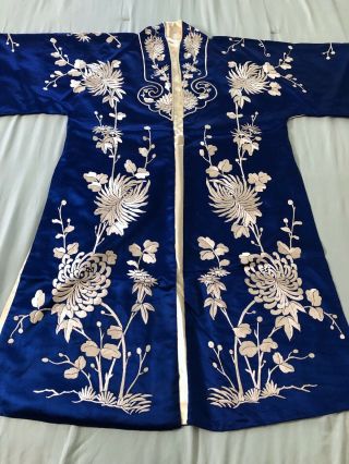 Antique 1900’s - 20’s Chinese Embroidered Blue Silk Robe with White Chrysanthemums 2
