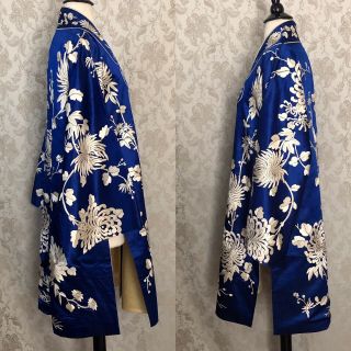 Antique 1900’s - 20’s Chinese Embroidered Blue Silk Robe with White Chrysanthemums 3
