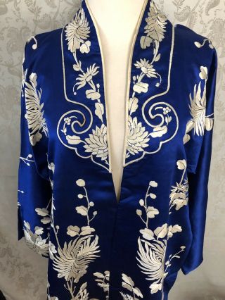 Antique 1900’s - 20’s Chinese Embroidered Blue Silk Robe with White Chrysanthemums 8