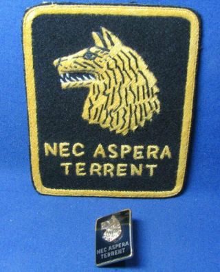 Korean War 27th Infantry Regiment Nec Aspera Terrent Wolfhounds Di Pin & Patch