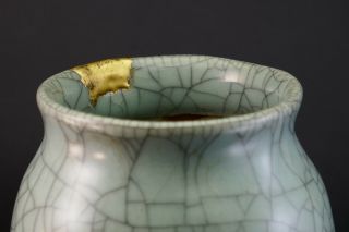 ANTIQUE CHINESE QING GUAN/GE TYPE CELADON CRACKLE GLAZE VASE,  KINTSUGI REPAIR 2