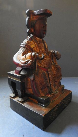CHINESE CARVED WOODEN FIGURE OF A SEATED DIGNITARY - 19TH CENTURY 4