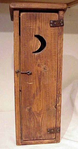 VINTAGE ANTIQUE HANDCRAFTED FOLK ART WOODEN OUTHOUSE TOILET PAPER TISSUE STORAGE 3