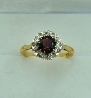 A Vintage Fully Hallmarked 18ct Gold Diamond & Bohemian Garnet Set Ring