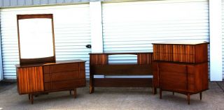 Mid - Century Bedroom Set United 3 Piece Danish Modern Dresser Mirror Bed