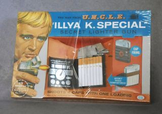 1960 ' s Man From UNCLE Secret Agent Cigarette Lighter Toy Pistol IDEAL Box 10