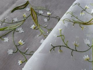 VINTAGE HAND EMBROIDERED ORGANZA TABLECLOTH/BEAUTIFUL LILY OF THE VALLEY 3