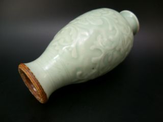 CHINESE INCISED GREEN LONGQUAN CELADON FLORAL VASE 10