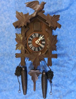 Vtg.  German Black Forest Cuckoo Clock,  30 Hr,  Hand Carved Wooden Cuckoo Bird - Euc