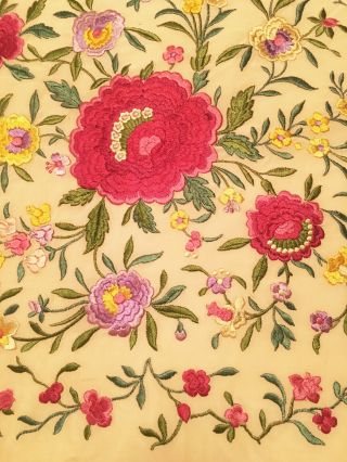 Antique Ivory Silk Floral Embroidered Manton de Manila Piano Shawl Vintage 9