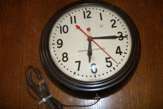 Vintage General Electric Industrial 11 " School Wall Clock W/ Red Second Hand