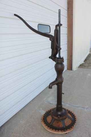 Antique Cast Iron HAYES Windmill Water Well Cistern Yard Pump w Removable Spout 4