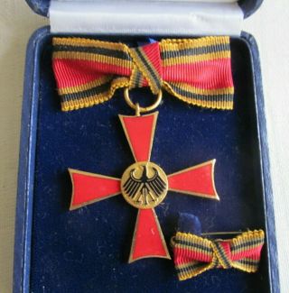 German Order Of Merit Medal Cross W/ Case Cross Medal Frg Germany