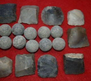 12 Napoleonic era Brown Bess musket balls and 12 musket flints 3