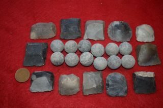 12 Napoleonic era Brown Bess musket balls and 12 musket flints 4