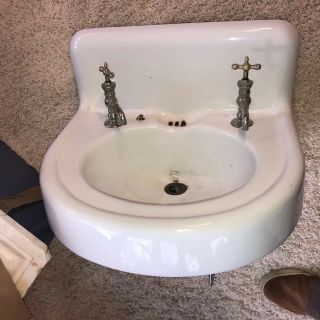 Antique White Porcelain Cast Iron Sink With Faucets 2