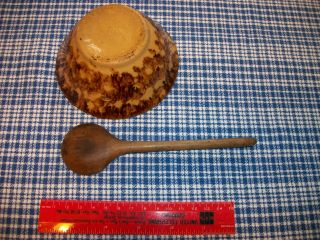 ANTIQUE SALESMAN SAMPLE MINIATURE SPONGEWARE MIXING BOWL & TINY WOODEN SPOON 3