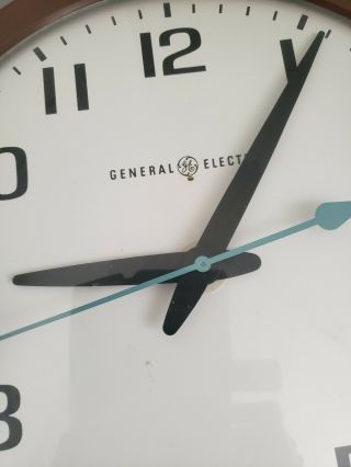 Vintage General Electric Model 2012 Mid Century School Wall Clock Glass Face 2