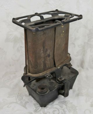 Antique 19th C Cast Iron C.  O.  & G.  S.  CO,  Gardner MASS Iron Heater Lamp Burner 5