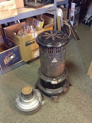Vintage Perfection Model No.  525M Oil/ Kerosene Parlor Heater Stove & Tank 2