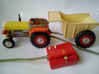 Vintage tin and plastic toy Tractor Titan with trailer made in Poland 12