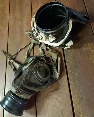 Ww1 German Gas Mask And Container