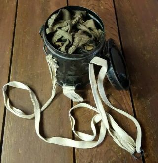 WW1 German Gas Mask And Container 3