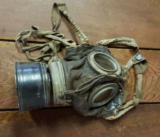 WW1 German Gas Mask And Container 5