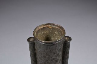 Antique Chinese bronze bottle vase,  late Ming - early Qing dynasty 6