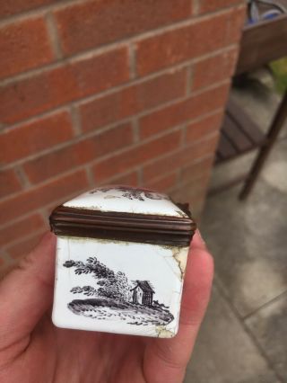 A Fine 18th Century Staffordshire Bilston Batersea Enamel Patch Pill Snuff Box 11
