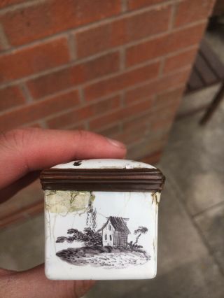 A Fine 18th Century Staffordshire Bilston Batersea Enamel Patch Pill Snuff Box 9