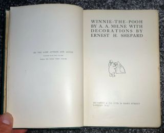 1ST ED ' WINNIE THE POOH,  BY A.  A.  MILNE,  ILLUSTRATED BY E.  SHEPARD,  PRINTED 1926 7