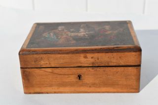 JUDAICA? ANTIQUE HAND COLORED OLIVE WOOD BOX DEPICTING A RUSSIAN JEWISH FAMILY 2