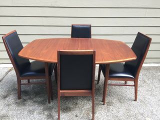 Dillingham Mid Century Walnut Dining Table and 6 chairs 5