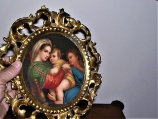 Madonna & Child Round Porcelain In Florentine Gilt Frame C.  1900