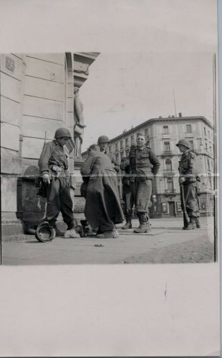 Photo Ww2 German Pow Troops Leipzig 1945 Robert Capa