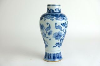 Antique Chinese Porcelain Qianlong Period Blue & White Vase 18th Century 4