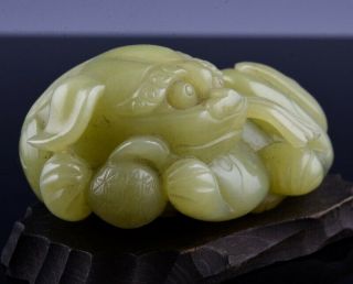RARE & SUPERBLY CARVED CHINESE YELLOW JADE FU LION MYTHICAL BEAST FIGURE w STAND 5